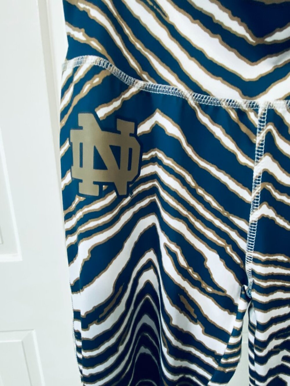 Notre Dame Womens M Zubaz Leggings Zebra-Striped Blue/Gold Fighting Irish NWT